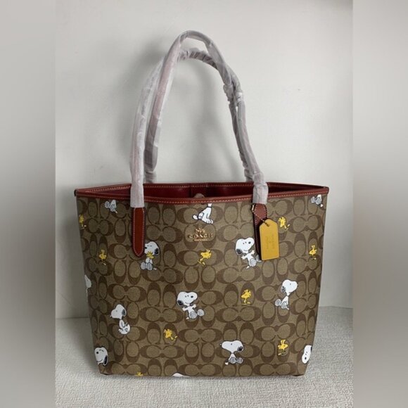 Coach X Peanuts City Tote In With Snoopy Woodstock - Picture 1 of 8